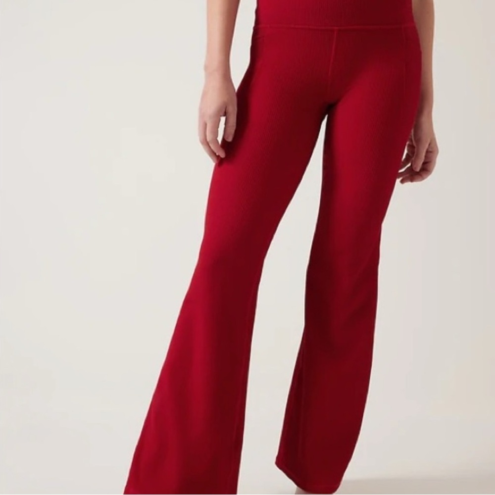 Athleta Salutation Stash Rib Flare yoga pants